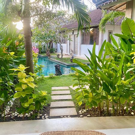 Damai Uluwatu Hotel Buitenkant foto